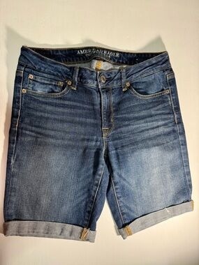 American Eagle Outfitters Women's Medium Blue Boyfriend Denim Shorts